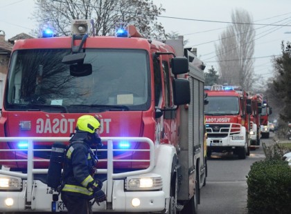 8 ember vesztette életét és 15 szenvedett sérülést LAKÁSTŰZBEN