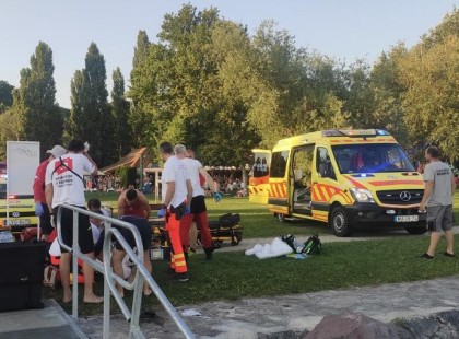 DRÁMA A STRANDON: Hat mentős férfi hőstette, amiért az egész ország hálás lehet!