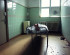 Kedves barátaim, ismerőseim… Összetört szívvel kell megosztanom veletek a felfoghatatlant: szeretett édesapám tegnap örökre itt hagyott minket. 💔 Nem találok szavakat, mert ami vele történt, az egyszerűen hihetetlen és feldolgozhatatlan… Csak azt szeretném, ha mindenki tudná, mert ilyen tragédiát senkinek sem lenne szabad átélnie.FELFOGHATATLAN AMI VELE TÖRTÉNT: