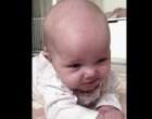Siket baba először hallja, hogy „Szeretlek!” – A reakciója mindenkit könnyekig meghatott!