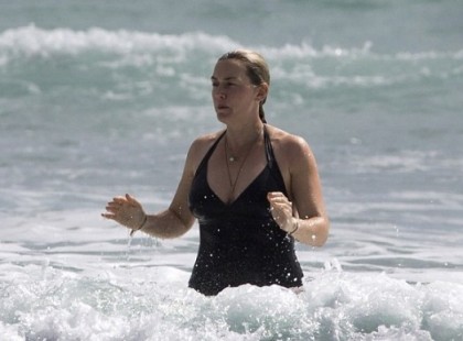 Ki lehet ő? ?? A mozi egyik legemlékezetesebb szerelmi történetének ikonikus főszereplője, akit díjnyertes alakításai és királynői szépsége tettek legendává.