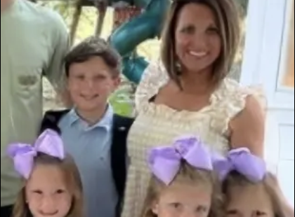 Anya, apa és kilenc gyerek – köztük cuki ikrek és a világhírű hatosikrek! ?‍?‍?‍?✨