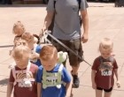 Ezek gyerekek, nem kutyák!🙅‍♂️💔 Egy apát keményen támadnak, amiért pórázt adott ötös ikreire 🍼👶👶👶👶👶. Bár a pórázok zsúfolt helyeken a biztonságot szolgálják 🛡️, sokan online mégis élesen kritizálták a döntését.