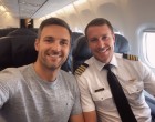 ✈️ A repülőgép kapitánya észrevett egy férfit, aki kísértetiesen hasonlított rá – percekkel később valami szörnyűségre derült fény 😱😱
