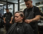 Egy fiatal nő elment a fodrászhoz, hogy kopaszra nyírassa a haját – de ott valami teljesen váratlan dolog történt
