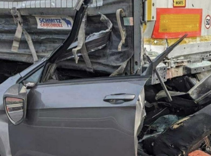 Sokkoló hír érkezett , óriási balesetben teljesen szétszakadt a kocsi, meghalt a sofőr