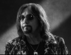 Meghalt Ace Frehley, a KISS legendás gitárosa –