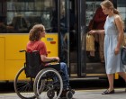A kislány kérdése, ami megállította az egész buszt – egy pillanat, ami mindent megváltoztatott 😢🚌