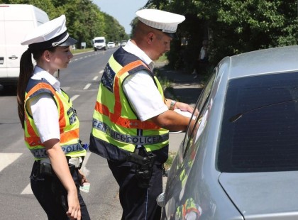 Döntöttek az idősek jogosítványáról