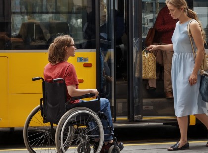 A kislány kérdése, ami megállította az egész buszt – egy pillanat, ami mindent megváltoztatott ??