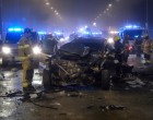 Letarolta a buszmegállót a száguldozó BMW: egy halott, egy súlyosan sérült – döbbenetes éjszakai tragédia a 15. kerületben”