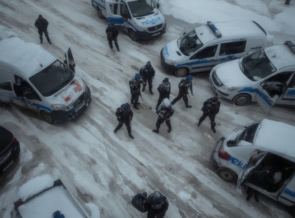 Szörnyethalt egy 19 éves férfi a Katalin-bálon. Az erkély kiszakadt, és lezuhant