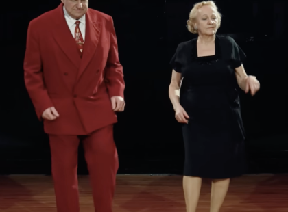 Amikor ez a pár színpadra lépett, sokan már leírták őket — aztán megszólalt a rock’n’roll, és 10 másodperc alatt mindenki tátott szájjal nézte, mire képesek… ??