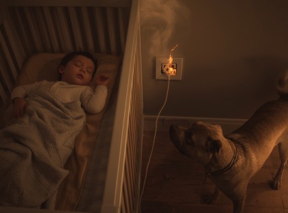 Reggel füstszagot érzett az anya – amikor visszanézte az éjszakai felvételt, sokkot kapott