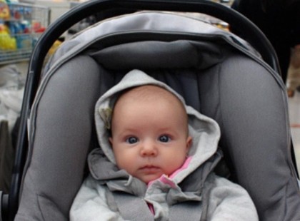 A szupermarketben majdnem kidobtak, amikor a kisunokám sírni kezdett – de ekkor egy idegen közbelépett