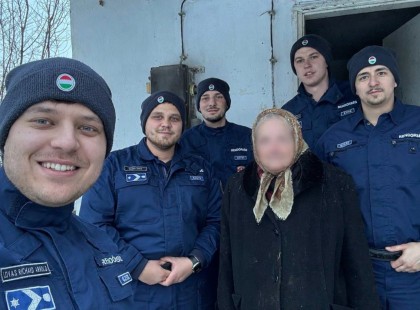 Amit ez az 5 mosolygó rendőr tett ma a nagymamámmal, az szóért kiált