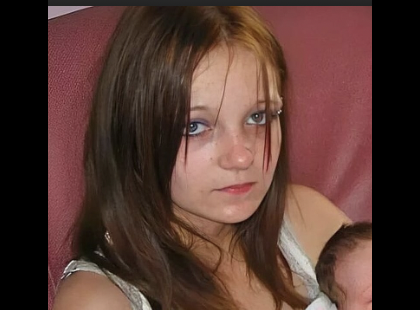 Ez a lány 12 évesen lett anya – Ma már 30 éves, és három lányt nevel: Így néz ki ma, sok évvel később: