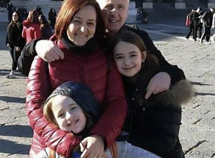 Megdöbbentő tragédia: karácsonyi vacsora után halt meg egy anya és tinédzser lánya, az apa életéért még küzdenek