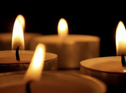 ? GYÁSZBA BORULT AZ ORSZÁG! ?️ Most érkezett a tragikus hír a kórházból: elhunyt a magyar zenei élet legendája. Hiába küzdöttek érte, már nem tudtak segíteni… ? A részletek a hozzászólásoknál! ? ? Cikk a kommentek között!