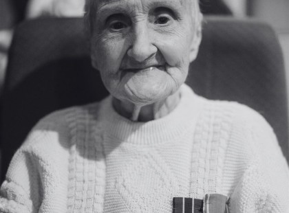 Meghalt Anka néni…