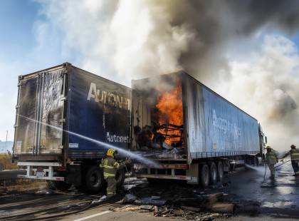 1 PERCE ÉRKEZETT:Hatalmas baleset ! Közel10km-es a torlódás A helyszínelés jelenleg is tart, a torlódás közel 10kilométeres.