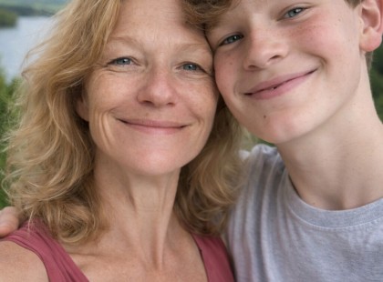 15 évig úgy neveltem a húgom fiát, mintha a sajátom lenne – aztán egy autóval visszavásárolta tőlem