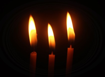 ? Tragédia Győrben: kifestőt vitt az unokájának, a buszmegállóban gázolta halálra a luxusautó