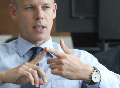 Most érkezett! Sosem látott hatalmas balhé: Magyar Péter ma este kegyetlenül kiosztotta Rogán Antalt