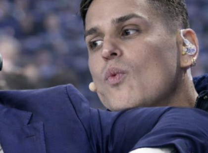 Áll a bál: Aurelio durván kiosztotta Magyar Pétert!Aurelio olyan sallert vert le Magyar Péternek, hogy még a haja is összeborzolódott. ? A cikk a hozzászólásoknál olvasható!