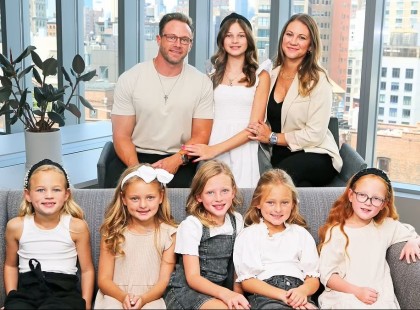 Lányok túlerőben – Busbyék ötös ikrei