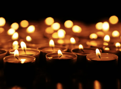 Gyászol a rendőrség: elhunyt a 22 éves Zalavári Bálint, akit egy vadbaleset helyszínelésénél gázolt el egy autós.