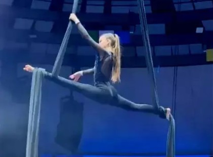 Bátorság és alázat: Nánási Mici lenyűgözte a közönséget a levegőben