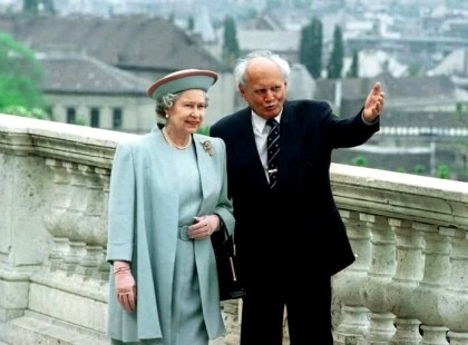1993. A királynő látogatása – Magyarország visszatérése Európába