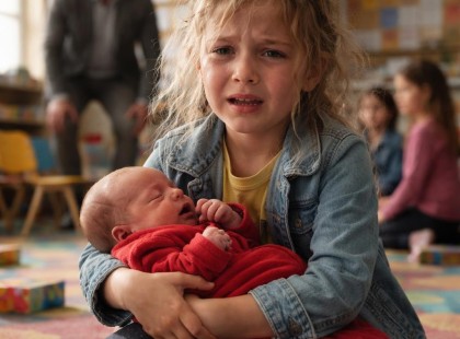 „Anyu azt mondta, hogy vigyem magammal…” – egy kislány története, ami összetöri a szíved