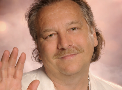 Lájk ha emlékszel rá!Végre láthatjuk a 12 éve elhunyt Bajor Imre mindkét gyermekét! Lili és Marcell is már felnőttek, a fotóból kiderül, hogy néznek ki most! A képet a hozzászólásoknál láthatod