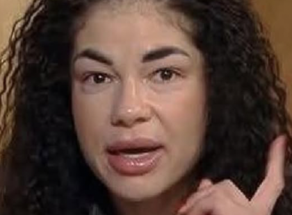 Gáspár Evelinnek távoznia kell a külügyből, de nincs hová!