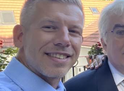 Magyar Péter családi fotóval reagált: megmutatta, kik állnak mögötte