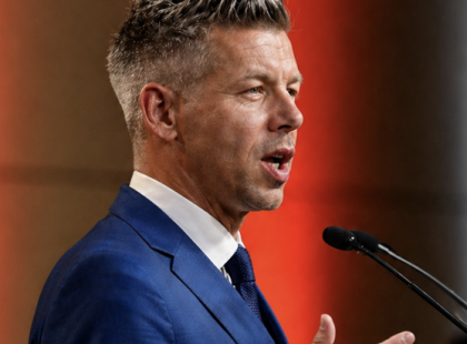 Óriási minimálbér-emelkedés jöhet: ennyivel nőhetnek a fizetések