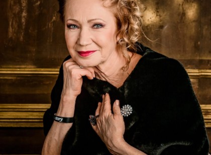 Udvaros Dorottya – Egy pálya, amely végigkísér generációkat