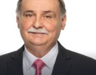 Gajdos László, az élő környezetért felelős miniszter egy képen mutatta meg feleségét és lányát! Íme a családi fotó! A felvételt a hozzászólásoknál láthatod.