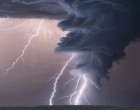 Gigantikus vihar közelít 100 km/h-s szél is kíséri, nem ússzuk meg szárazon !18 vármegye kapott riasztást a közelgő jégviharok miatt – ha ott élsz, ezt most azonnal tudnod kell! 🌩️ ❄️ ❄️ 👇 Cikk a hozzászólásoknál >>>