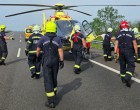 Súlyos buszbaleset az M1-esen: gyerekek sérültek meg, mentőhelikoptert is riasztottak