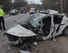 Halálos baleset! 200-zal száguldott két luxusautó, eléjük kanyarodott a nagymama, ketten meghaltak, a néni ellen emeltek vádat