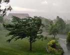 Jön a vihar ! 19 megyére adtak ki riasztást !Hatalmas égszakadás jön !2 cm-es jégdarabokra hívja fel a figyelmet a meteorológiai szolgálat, amihez 100 km/órás szél társul ! cikk a hozzászólásoknál olvasható!