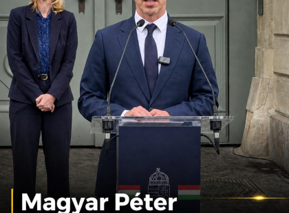 Magyar Péter kemény üzenettel érkezett a Sándor-palotába