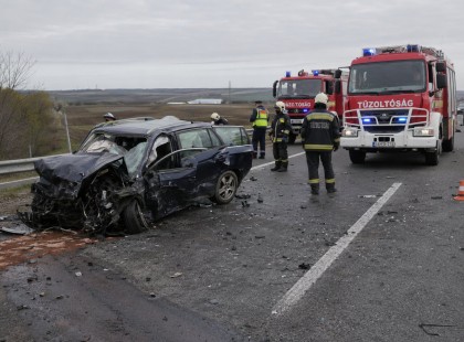 Halálos tömegszerencsétlenség történt!Nyolc ember meghaltEgymás után két baleset is történt az M1-esen Győrnél!