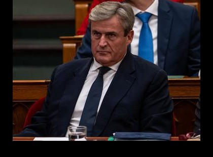 Rendkívüli hír! Kapitány István lefejezte az MVM-et
