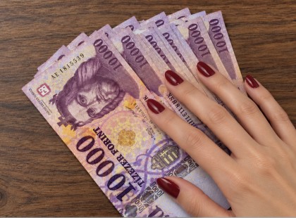 Jövő héten rengeteg pénz érkezhet sokak számlájára – egyesek még ennél is többet kaphatnak !